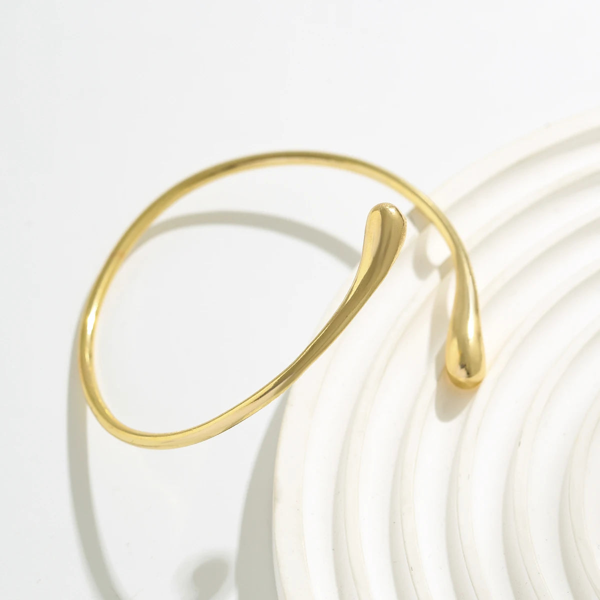 Metal Water Drop Arm Bracelet